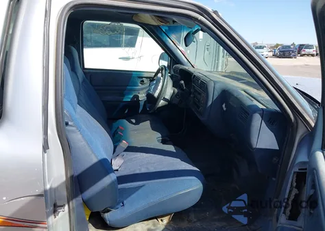 1996 Chevrolet S Truck S10 из США, поврежденный, VIN 1GCCS1440T8219668